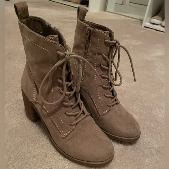 Universal Thread booties - Picture 2 of 4